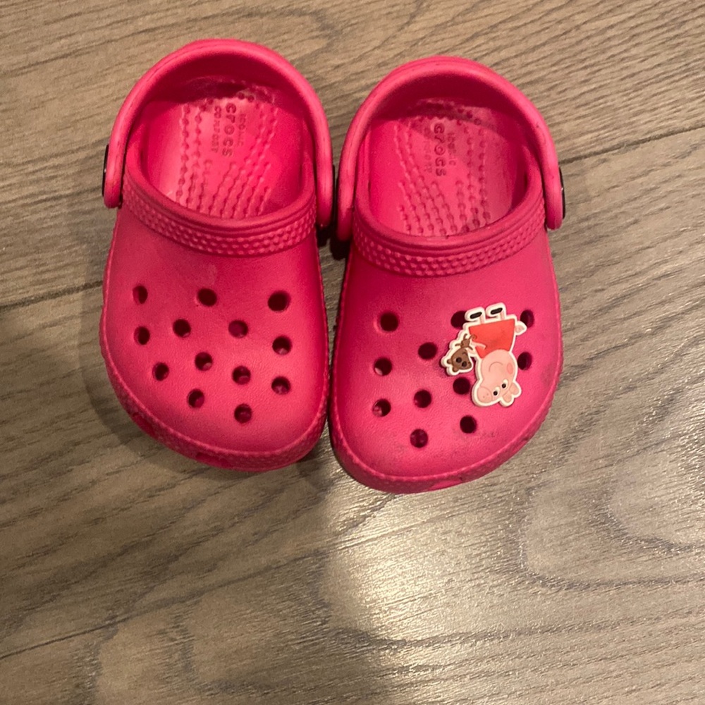 Size 4c Crocs